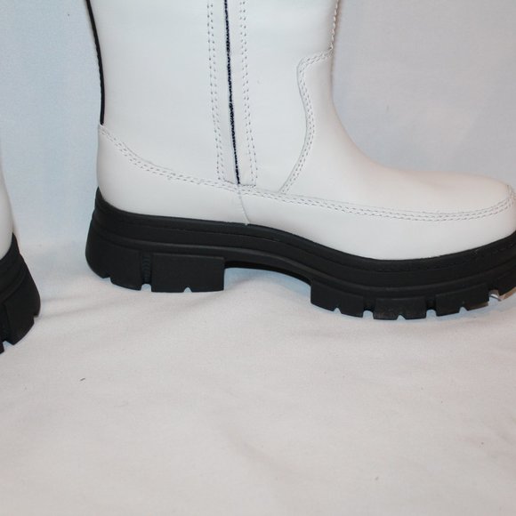 NIB UGG WOMEN'S TALL ASHTON CHELSEA WHITE BLACK LEATHER BOOTS - Picture 5 of 7